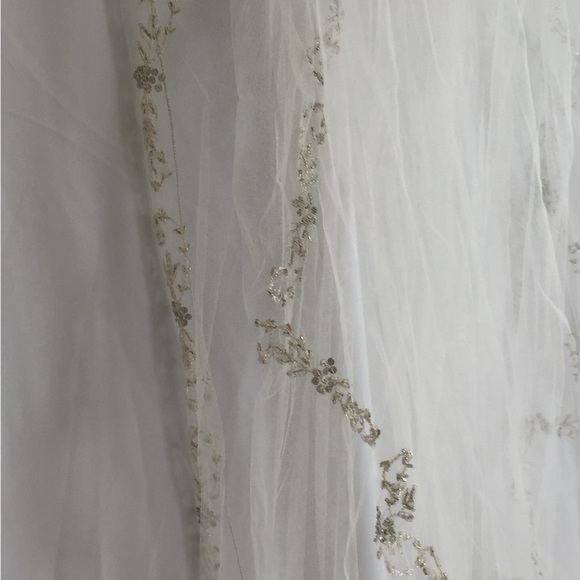 Never worn Ivory Veil..Swarovski - Picture 7 of 7